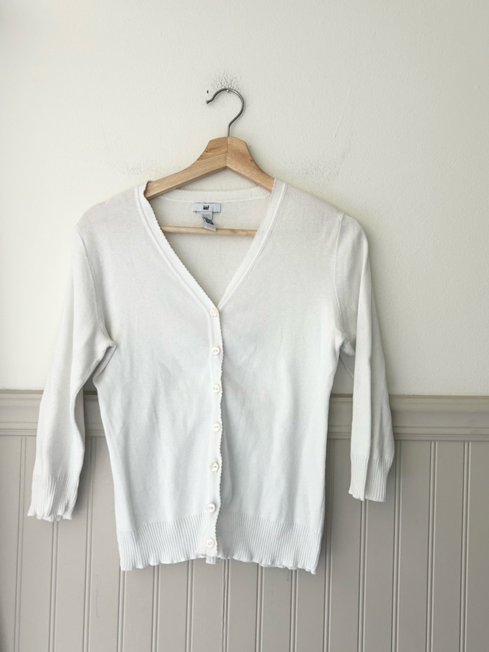 Vintage 90s GAP Medium 100% Cotton White V-Neck Button-Front Cardigan